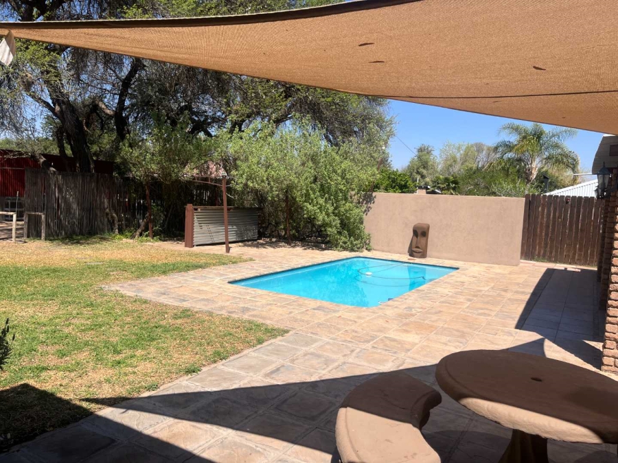 4 Bedroom Property for Sale in Olyfvenhoudtsdrift Northern Cape